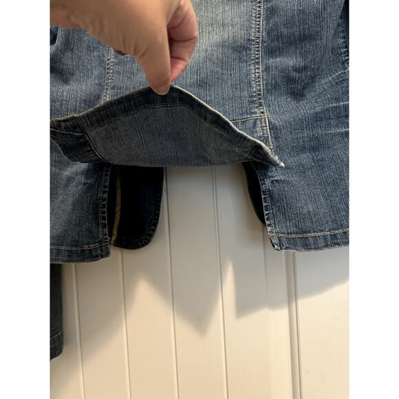 Jean Jacket by Hydraulic Size Large with cute fabric rose / flower Denim - Picture 6 of 11